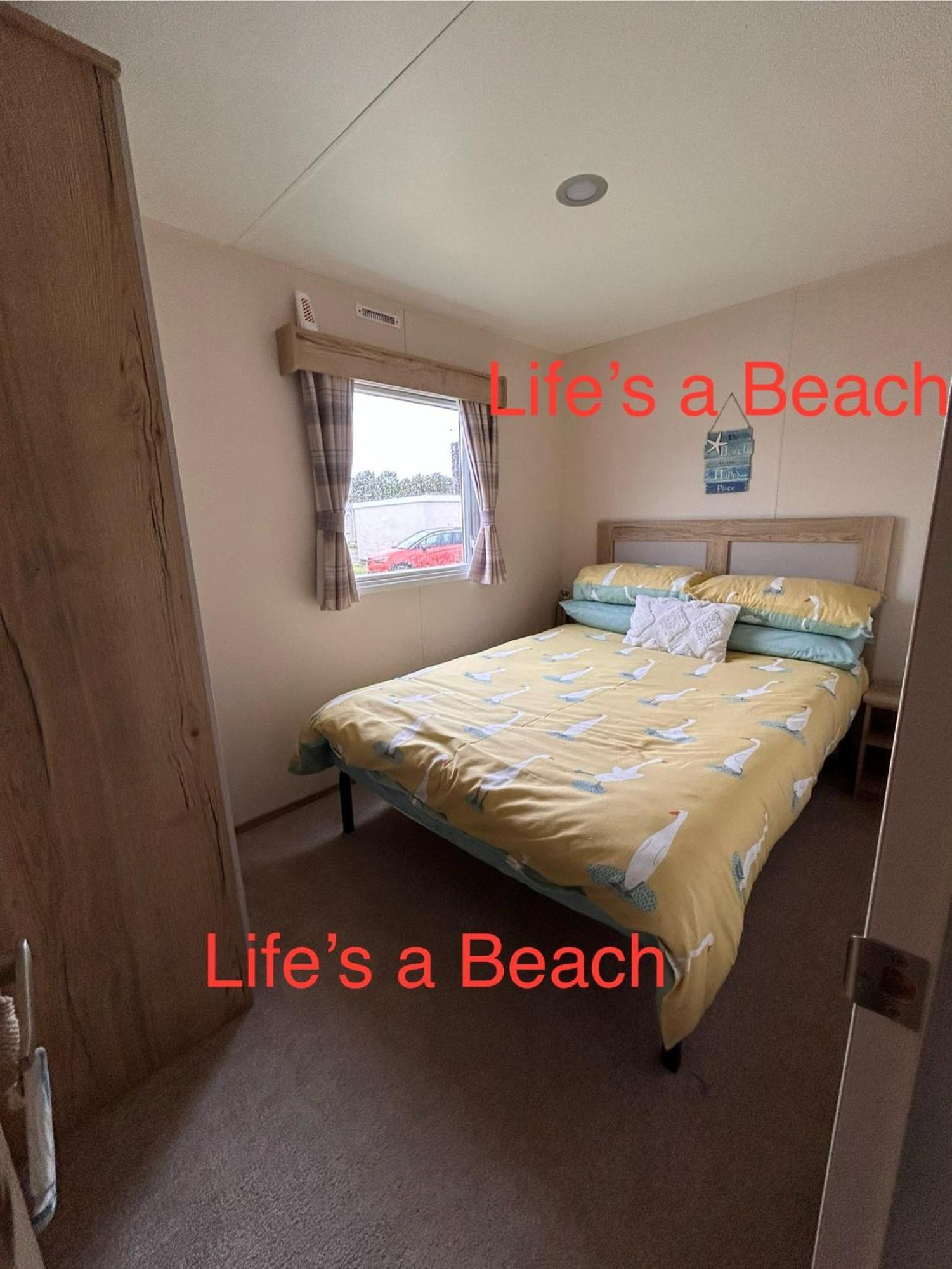 Lifes A Beach On Presthaven Sands Prestatyn Exterior foto